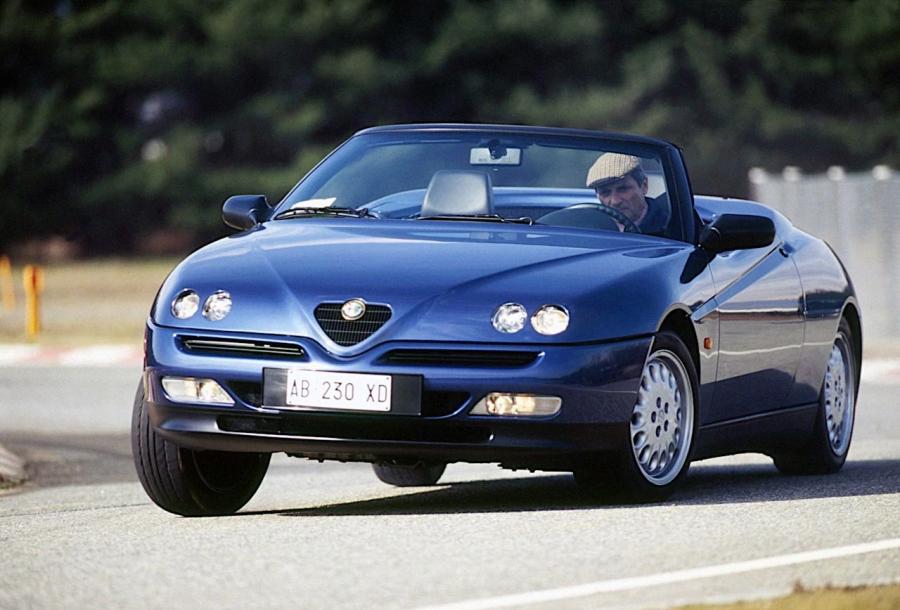  Alfa Romeo Spider (916S) 1995 года  (фото 6 из 26)